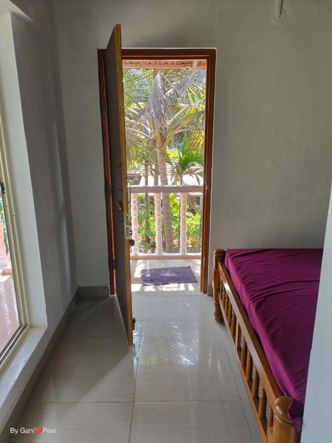 Golden Wings Cafe Hotel โกการ์นา ภายนอก รูปภาพ